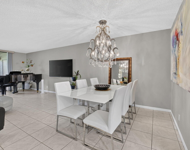 7473 Glendevon Lane - Photo Thumbnail 5