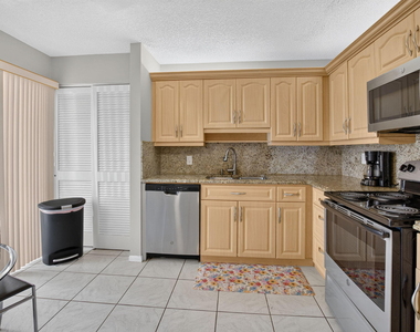 7473 Glendevon Lane - Photo Thumbnail 13