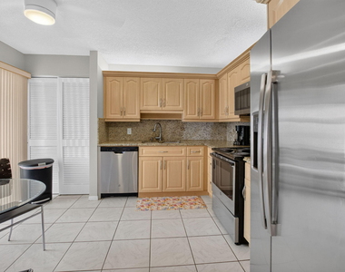 7473 Glendevon Lane - Photo Thumbnail 12