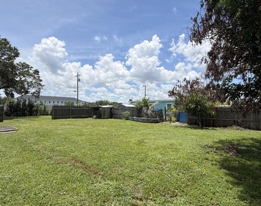 310 Dickson Drive - Photo Thumbnail 43