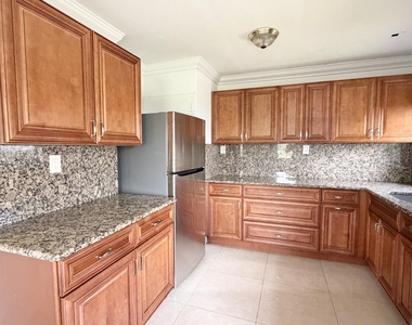 310 Dickson Drive - Photo Thumbnail 15