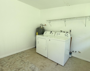 310 Dickson Drive - Photo Thumbnail 41