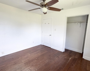 310 Dickson Drive - Photo Thumbnail 26
