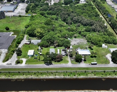 310 Dickson Drive - Photo Thumbnail 48