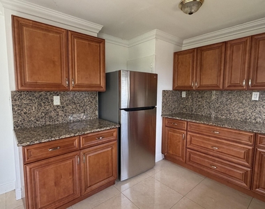 310 Dickson Drive - Photo Thumbnail 19