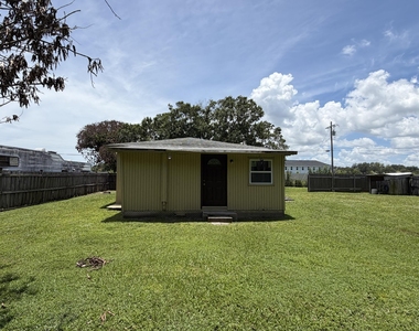 310 Dickson Drive - Photo Thumbnail 42
