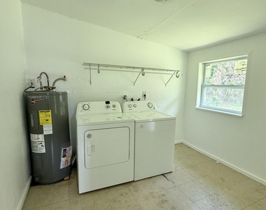 310 Dickson Drive - Photo Thumbnail 40