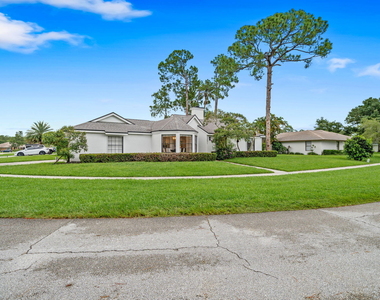 13571 Jonquil Place - Photo Thumbnail 32