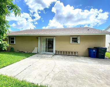 5314 Blueberry Hill Avenue - Photo Thumbnail 10