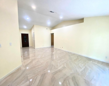 5314 Blueberry Hill Avenue - Photo Thumbnail 1