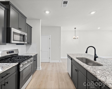 720 Pinecone Drive - Photo Thumbnail 4