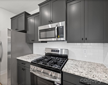 720 Pinecone Drive - Photo Thumbnail 5