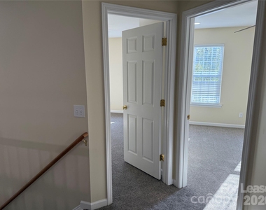 10822 Chamberlain Hall Court - Photo Thumbnail 16