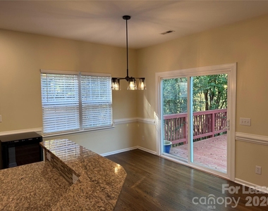 10822 Chamberlain Hall Court - Photo Thumbnail 27