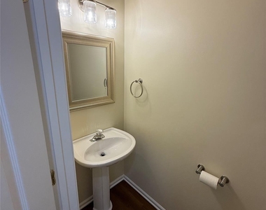 10822 Chamberlain Hall Court - Photo Thumbnail 37
