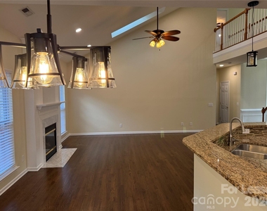 10822 Chamberlain Hall Court - Photo Thumbnail 32