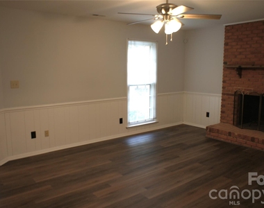 10000 Ridgemore Drive - Photo Thumbnail 4