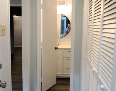 10000 Ridgemore Drive - Photo Thumbnail 6
