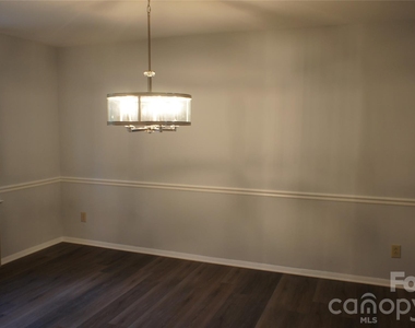 10000 Ridgemore Drive - Photo Thumbnail 12