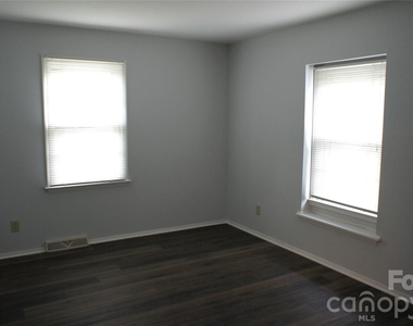 10000 Ridgemore Drive - Photo Thumbnail 17