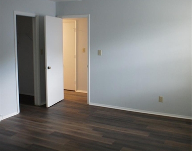 10000 Ridgemore Drive - Photo Thumbnail 29
