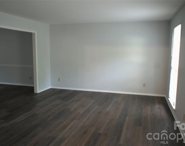 10000 Ridgemore Drive - Photo Thumbnail 13