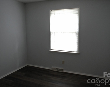 10000 Ridgemore Drive - Photo Thumbnail 19