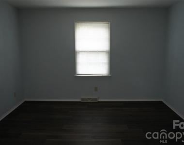 10000 Ridgemore Drive - Photo Thumbnail 27