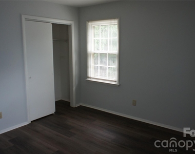 10000 Ridgemore Drive - Photo Thumbnail 25