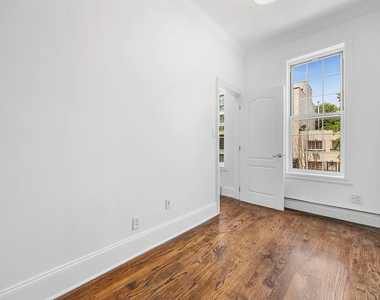 964 Madison Street - Photo Thumbnail 5