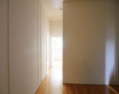 427 East 76th Street - Photo Thumbnail 8