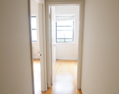 427 East 76th Street - Photo Thumbnail 9