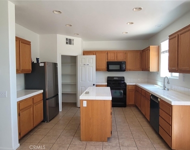 29153 Hydrangea St - Photo Thumbnail 3