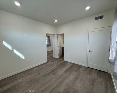 9623 Haas Avenue - Photo Thumbnail 9