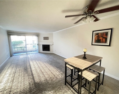 5540 Owensmouth Avenue - Photo Thumbnail 12