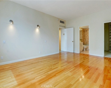10787 Wilshire - Photo Thumbnail 24