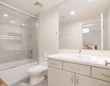 12020 Guerin St # Ph 5 - Photo Thumbnail 19