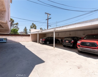 912 S Ash Avenue - Photo Thumbnail 11