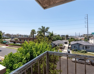 912 S Ash Avenue - Photo Thumbnail 9