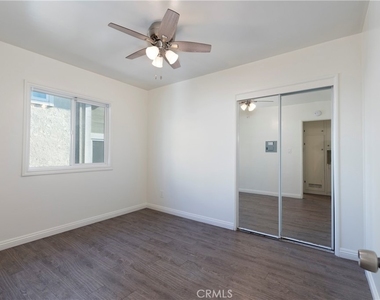 1906 Carnegie Lane - Photo Thumbnail 9