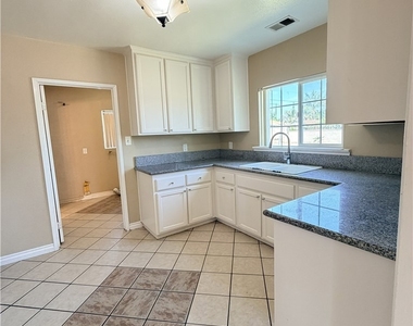 2820 Madison - Photo Thumbnail 10