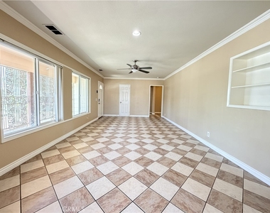2820 Madison - Photo Thumbnail 5