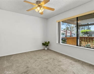 6516 E Camino Vista - Photo Thumbnail 4