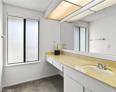6516 E Camino Vista - Photo Thumbnail 11
