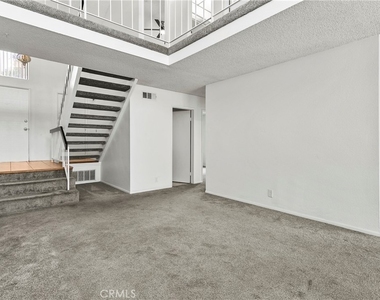 6516 E Camino Vista - Photo Thumbnail 3