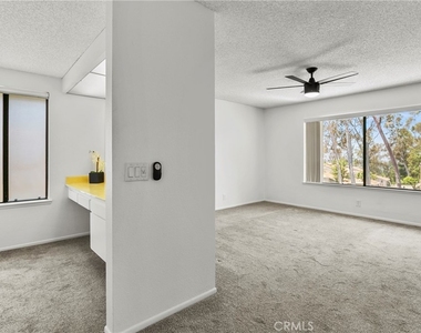 6516 E Camino Vista - Photo Thumbnail 9