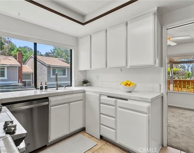 6516 E Camino Vista - Photo Thumbnail 5