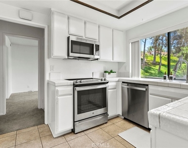 6516 E Camino Vista - Photo Thumbnail 6