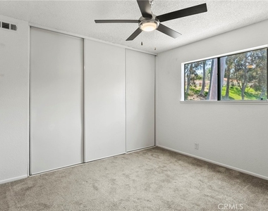 6516 E Camino Vista - Photo Thumbnail 12