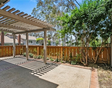 6516 E Camino Vista - Photo Thumbnail 14